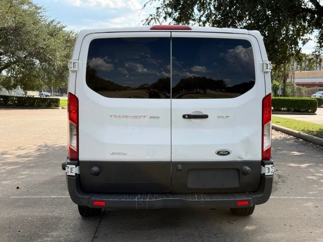 2018 Ford Transit Passenger Wagon XLT w/Low Roof w/Sliding Side Door Van 3D