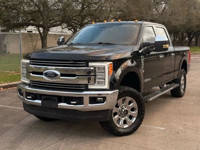 2018 Ford Super Duty F-250 SRW Lariat Pickup 4D 6 3/4 ft