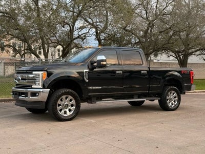 2018 Ford Super Duty F-250 SRW Lariat Pickup 4D 6 3/4 ft
