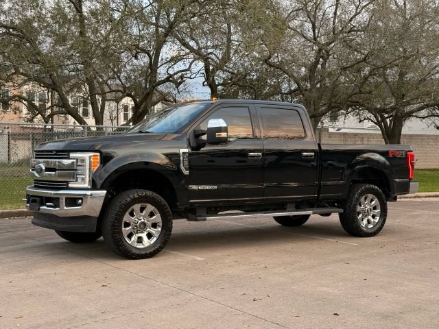 2018 Ford Super Duty F-250 SRW Lariat Pickup 4D 6 3/4 ft