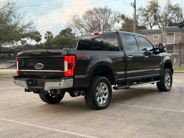 2018 Ford Super Duty F-250 SRW Lariat Pickup 4D 6 3/4 ft