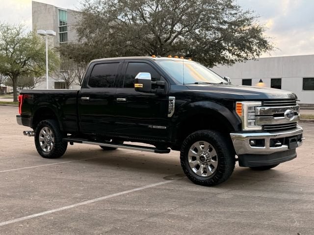 2018 Ford Super Duty F-250 SRW Lariat Pickup 4D 6 3/4 ft