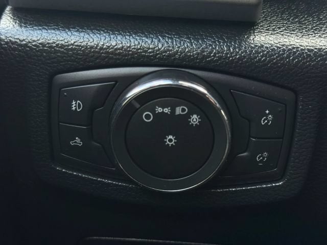 2015 Ford F-150 Lariat Pickup 4D 5 1/2 ft