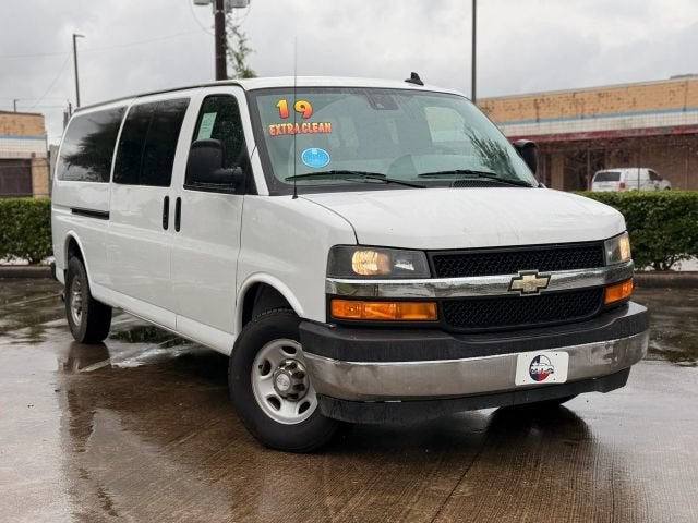 2019 Chevrolet Express Passenger LT