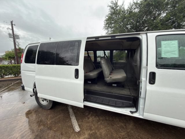 2019 Chevrolet Express Passenger LT