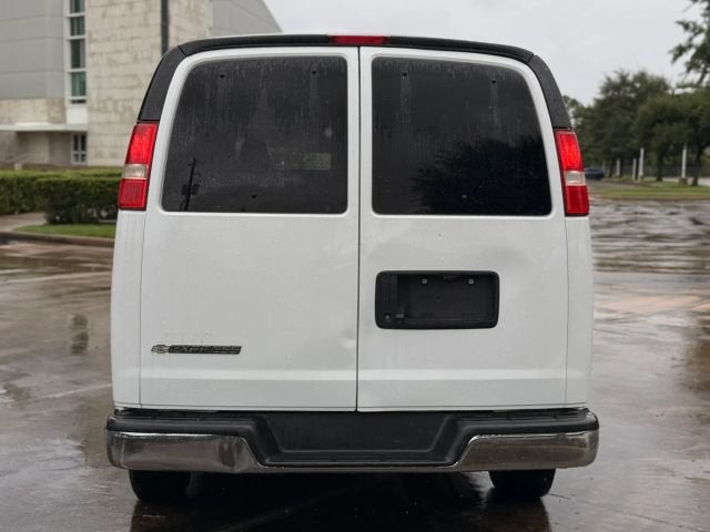 2019 Chevrolet Express Passenger LT
