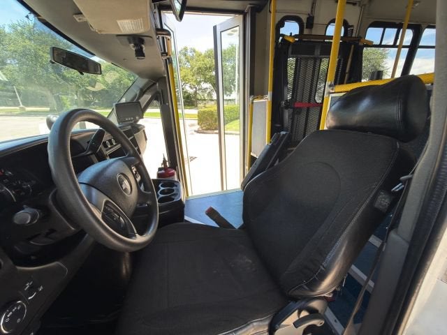 2015 Chevrolet Express Commercial Cutaway Diesel