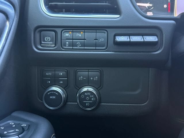 2021 GMC Yukon XL AT4