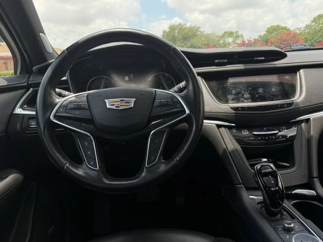 2023 Cadillac XT5 FWD Premium Luxury