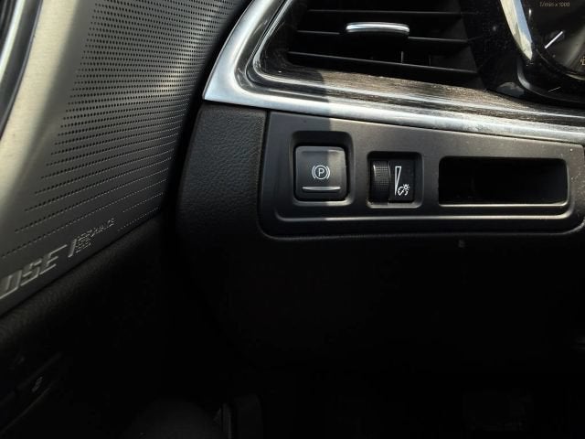 2023 Cadillac XT5 FWD Premium Luxury