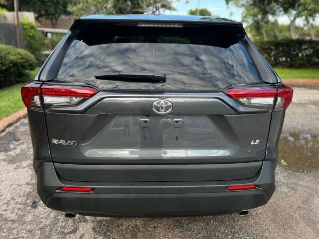 2022 Toyota RAV4 LE