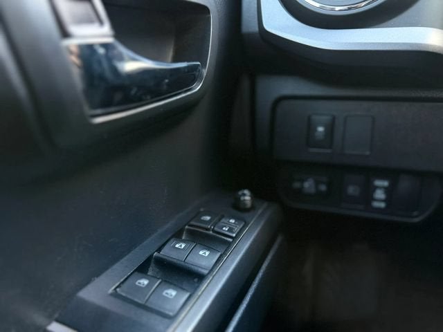 2022 Toyota Tacoma 4WD TRD Off-Road Pickup 4D 5 ft