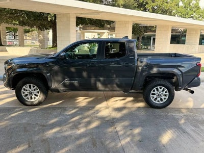 2025 Toyota Tacoma 4WD SR5 Pickup 4D 5 ft