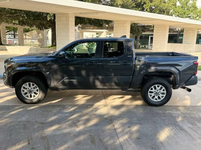 2025 Toyota Tacoma 4WD SR5 Pickup 4D 5 ft