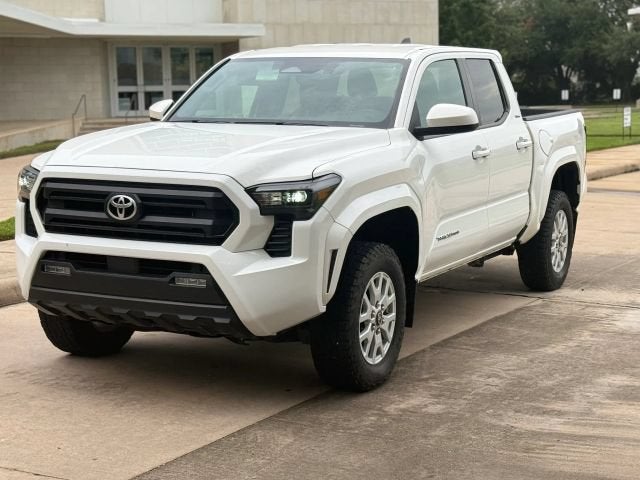 2024 Toyota Tacoma 4WD SR5 Pickup 4D 5 ft
