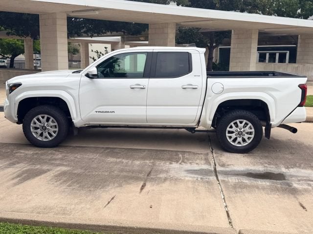 2024 Toyota Tacoma 4WD SR5 Pickup 4D 5 ft