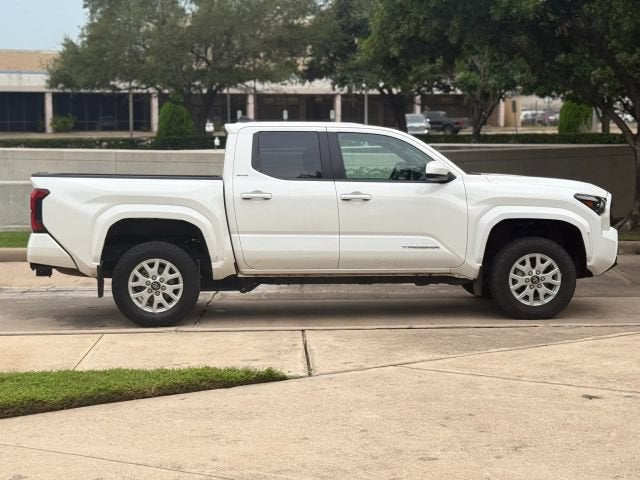 2024 Toyota Tacoma 4WD SR5 Pickup 4D 5 ft