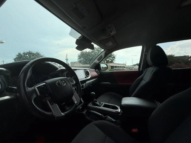 2022 Toyota Tacoma 2WD SR5 Pickup 4D 5 ft