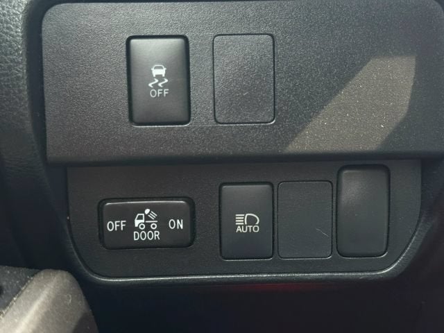 2022 Toyota Tacoma 2WD SR5 Pickup 4D 5 ft