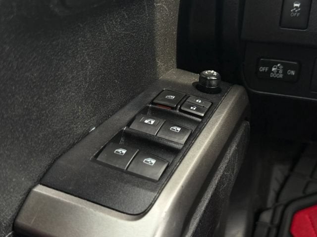 2022 Toyota Tacoma 2WD SR5 Pickup 4D 5 ft