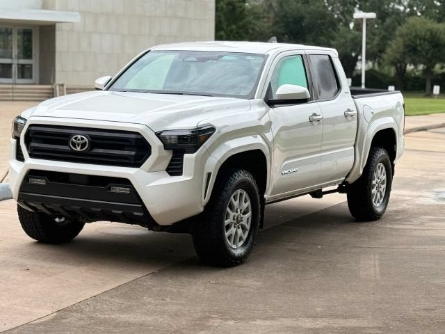 2024 Toyota Tacoma 4WD SR5 Pickup 4D 5 ft