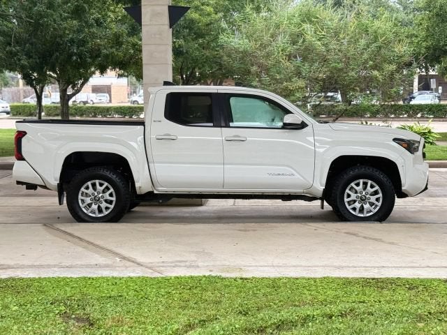 2024 Toyota Tacoma 4WD SR5 Pickup 4D 5 ft