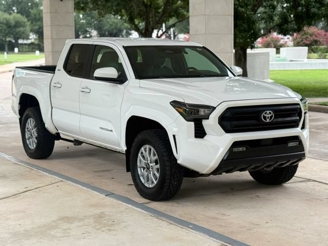 2024 Toyota Tacoma 4WD SR5 Pickup 4D 5 ft