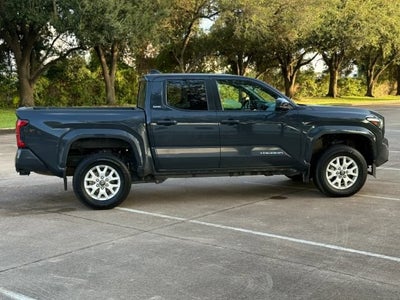 2024 Toyota Tacoma 4WD SR5 Pickup 4D 5 ft