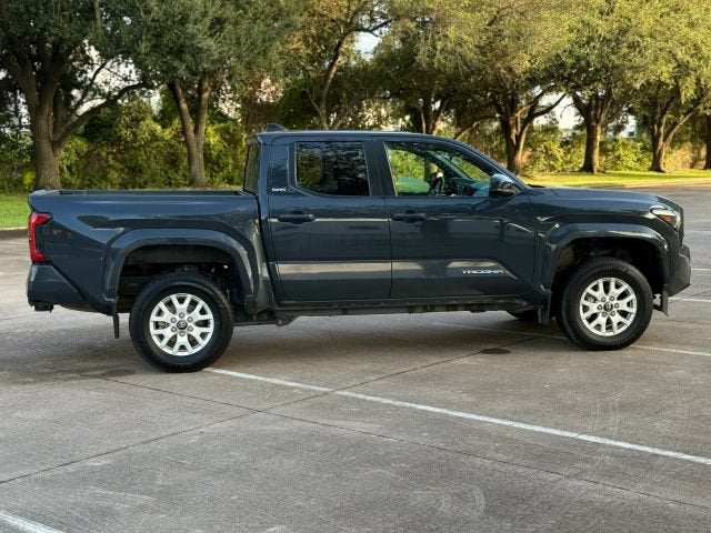 2024 Toyota Tacoma 4WD SR5 Pickup 4D 5 ft