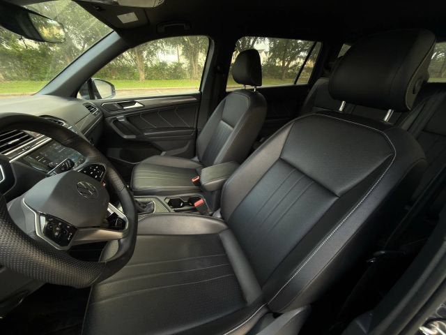 2022 Volkswagen Tiguan SE R-Line Black