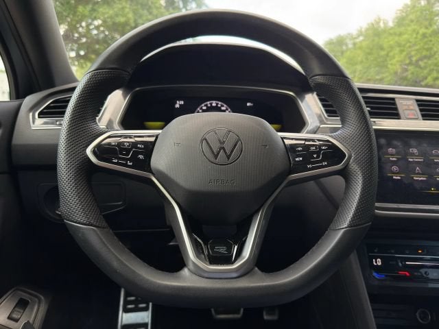 2022 Volkswagen Tiguan SE R-Line Black