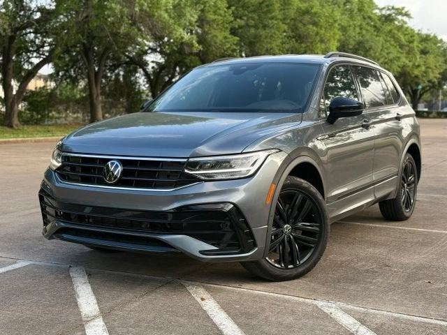2022 Volkswagen Tiguan SE R-Line Black