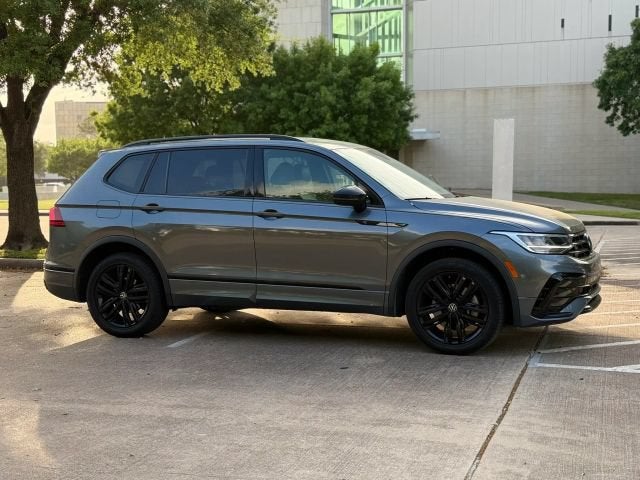 2022 Volkswagen Tiguan SE R-Line Black