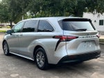 2022 Toyota Sienna LE
