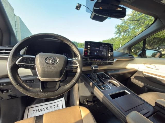 2021 Toyota Sienna XLE