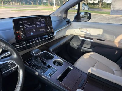 2021 Toyota Sienna XLE