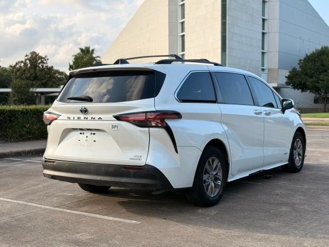 2021 Toyota Sienna XLE