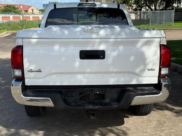 2021 Toyota Tacoma 4WD SR5 Pickup 4D 5 ft