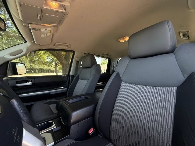 2017 Toyota Tundra 4WD SR5 Pickup 4D 5 1/2 ft