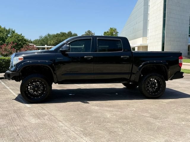 2017 Toyota Tundra 4WD SR5 Pickup 4D 5 1/2 ft