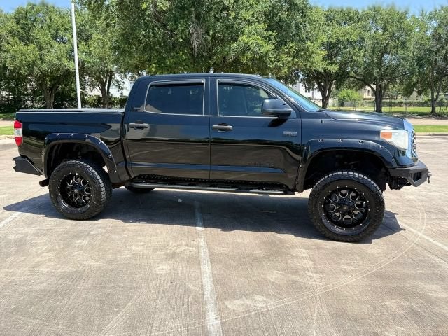 2017 Toyota Tundra 4WD SR5 Pickup 4D 5 1/2 ft