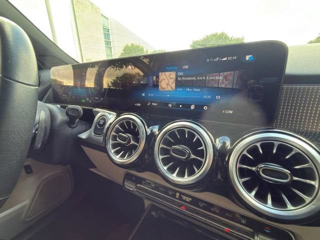 2022 Mercedes-Benz EQB EQB 300